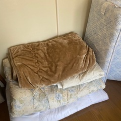 布団一式　(受け渡し予定者決定).