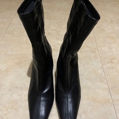 黒のブーツ