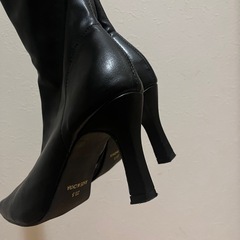 黒のブーツの画像