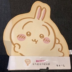 ちいかわ　うさぎ大きいダイカットマット