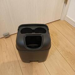 ドリンクホルダーとゴミ箱　車用