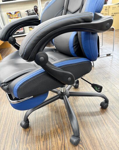 札幌 東区 山善 ヤマゼン Eスタイルチェア ESC-898 ブルー×ブラック オットマン内蔵型リクライニング ゲーミングチェア デス