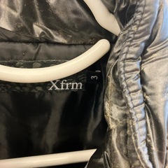 HA2502-175 配送不可 Xfrm ダウンベスト サイズ:3 ブラック ゴールド 破れほつれ汚れ有りの画像