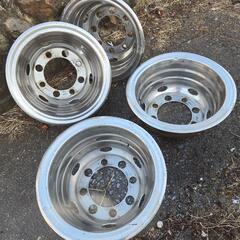 大型トラック　ホイールキャップ