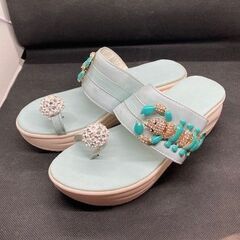 かわいいサソリのペールブルーのサンダル　スコルピオン　未使用品