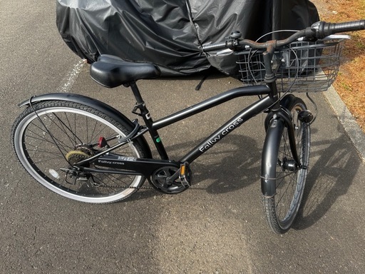 空気入れも付いてくる、使用期間4年のカゴ付き自転車