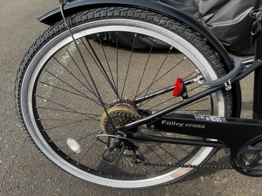 空気入れも付いてくる、使用期間4年のカゴ付き自転車