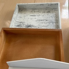 ディスプレイ棚　箱等の画像