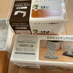 ディスプレイ棚　箱等の画像