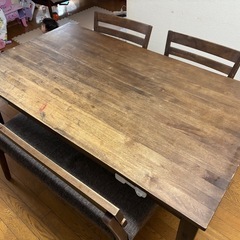 テーブル、椅子、ベンチ