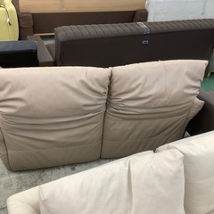 家具ならトレファク吉川店！！   HUKLA　2人掛けソファー　ベージュの画像