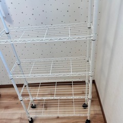 商談中。隙間収納スチールラック