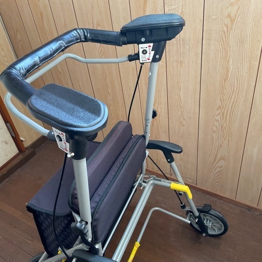 介助用　歩行器