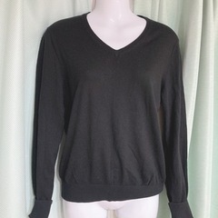 1246.UNIQLOカシミヤ混Vネックセーターブラック M☆