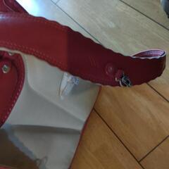 赤のランドセルの画像