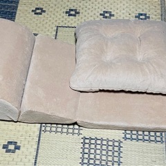新品　テレビ枕　背当てクッションの画像