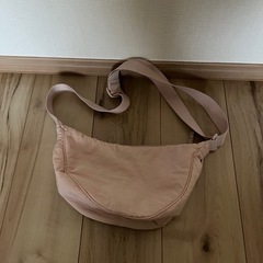 UNIQLO ラウンドミニショルダーバッグ