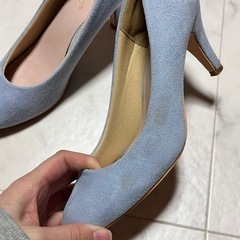 パステルブルー　パンプス　ヒールの画像