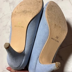 パステルブルー　パンプス　ヒールの画像