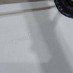 Herman Miller｜ハーマンミラー｜イームズ｜ロッカーベース｜アームシェルチェアの画像