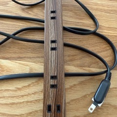 【取引中】エレコム 電源タップ 雷ガード 6個口 木目調 2m ...