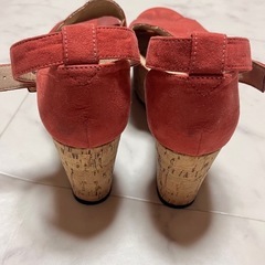 オレンジ　サンダル　の画像