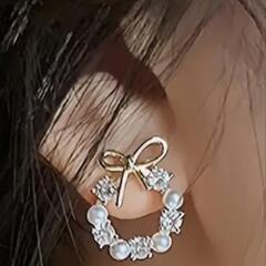 上品ピアスの画像