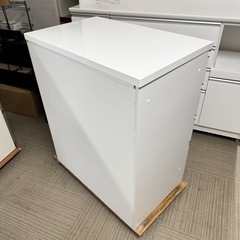 【超美品‼️】定価55,000円♪ 現行モデル ニトリ 80cm幅キッチンカウンター(リガーレ) 食器棚 収納家具 艶あり木目調ホワイト♪の画像