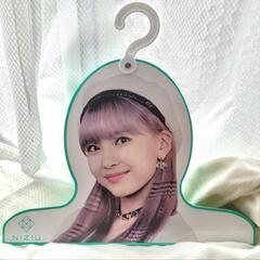 NiziU リオ マユカ ハンガーの画像