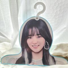 NiziU リオ マユカ ハンガーの画像