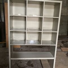 正方形が9つ並んだ変わった収納棚　コレクション収納に！　WDH　60ｘ18ｘ90(cm)の画像
