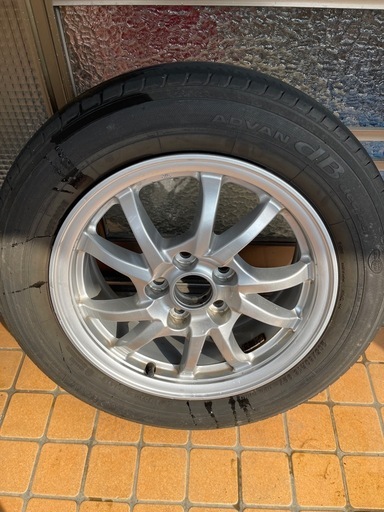 プリウスαタイヤホイール16インチ