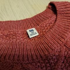 ユニクロ UNIQLO 赤 ボルドー ケーブルニットワンピース 120の画像