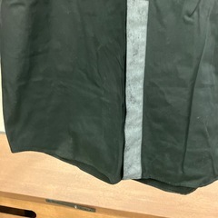 HA2502-189 配送不可 LAUTREAMONT MEN シャツ 比翼 ペンキ ハトメ ブラック フリーサイズ 毛玉有りの画像