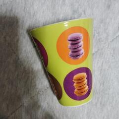 値下げ　マカロン、小さめコップ6個の画像