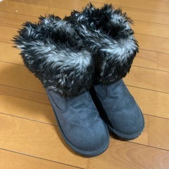 VANS ボアブーツ 美品 
21.0cm  