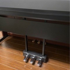 【お譲り決定しました】YAMAHA 電子ピアノP125B ヤマハ　専用ペダル・椅子付きの画像