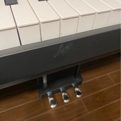 【お譲り決定しました】YAMAHA 電子ピアノP125B ヤマハ　専用ペダル・椅子付きの画像