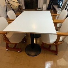 ダイニングテーブル ・イス (4)セットの画像