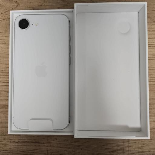 【新品】iPhone16e 128GB ホワイト　SIMフリー 手渡し価格