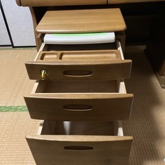 イトーキ 学習机（天然木）美品！上棚付き・配達相談OK