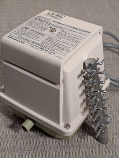 【大特価】【新品】日東工器 LA-40C 浄化槽ブロワ 水槽 エアーポンプ 16ウェイ分岐管付き