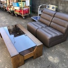 カリモクのガラステーブルとマルニのソファのセット バラ売りもok👌テーブル3000円ソファ2000円の画像