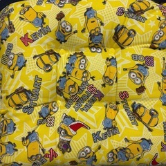 【未使用】幼稚園　クッション　座布団　ミニオンの画像