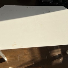 テーブル