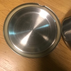 中古　軽くで丈夫です　キムチ保存容器　直径17×高さ10の画像