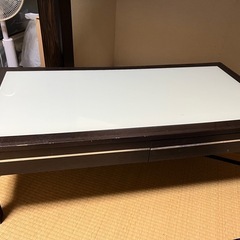 ニトリテーブルの画像