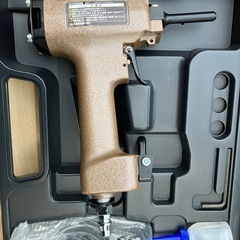 兼松(マキタ)AKN10釘抜き機の画像