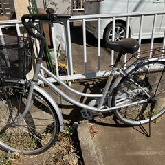 自転車(後ろパンクしてます)