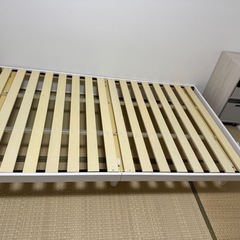 ニトリ　セミダブルベッドマットレス付きの画像